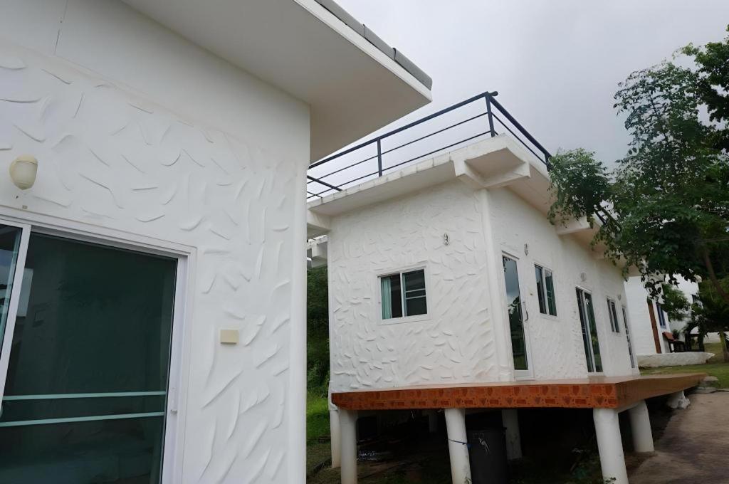 White Rock Resort Pakchong Exterior photo