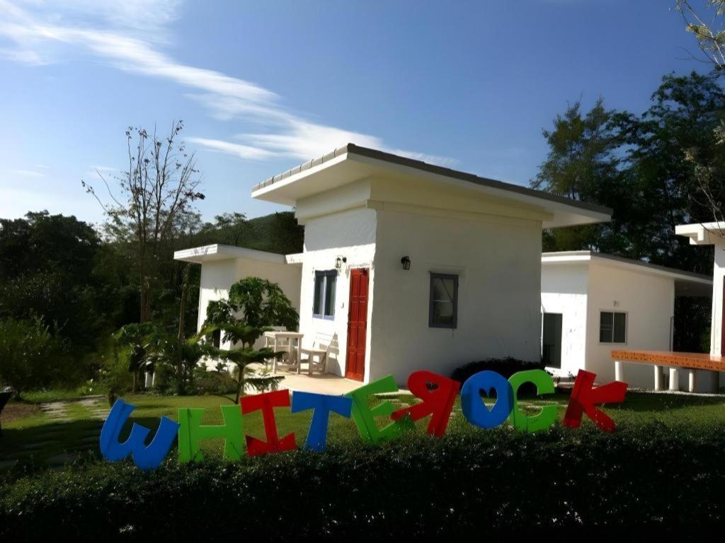 White Rock Resort Pakchong Exterior photo