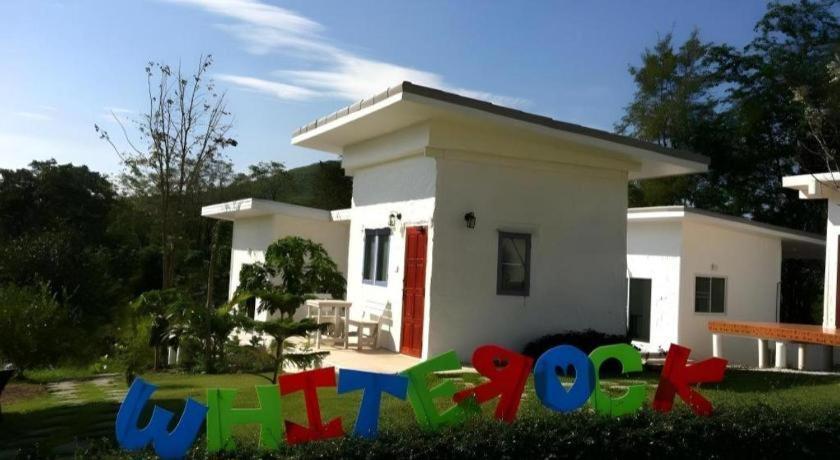 White Rock Resort Pakchong Exterior photo
